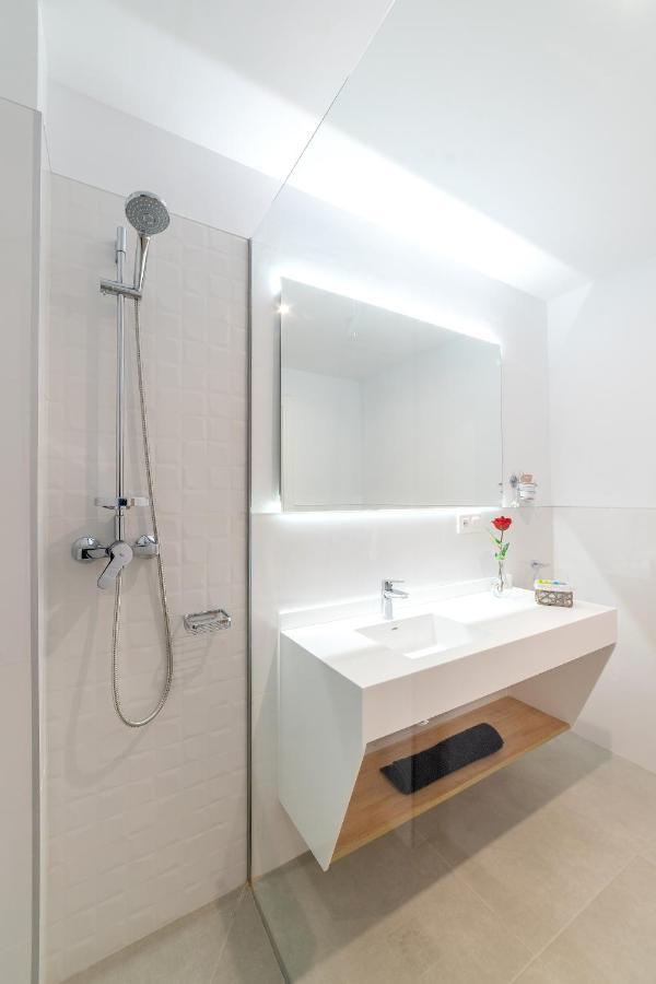 Apartamentos Turisticos Torres De Santiago Úbeda Extérieur photo