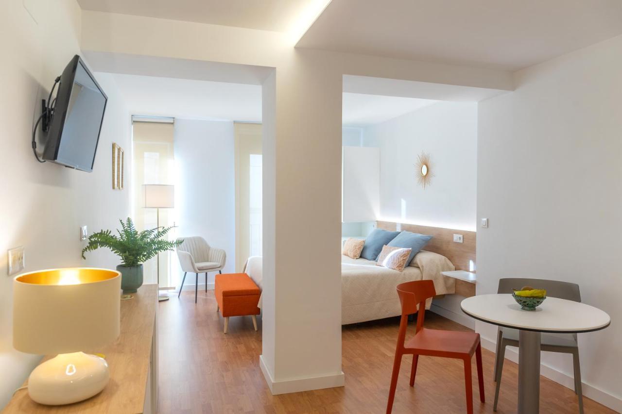 Apartamentos Turisticos Torres De Santiago Úbeda Extérieur photo