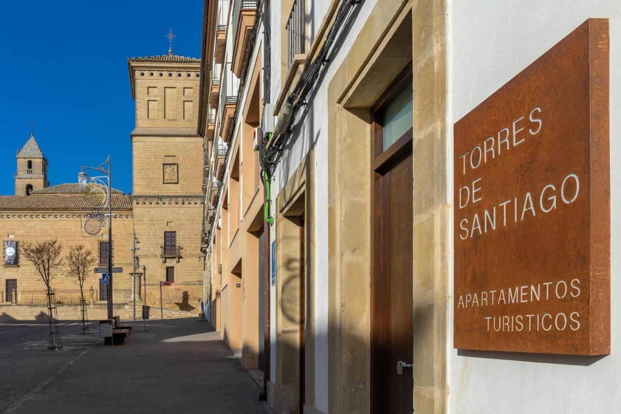 Apartamentos Turisticos Torres De Santiago Úbeda Extérieur photo