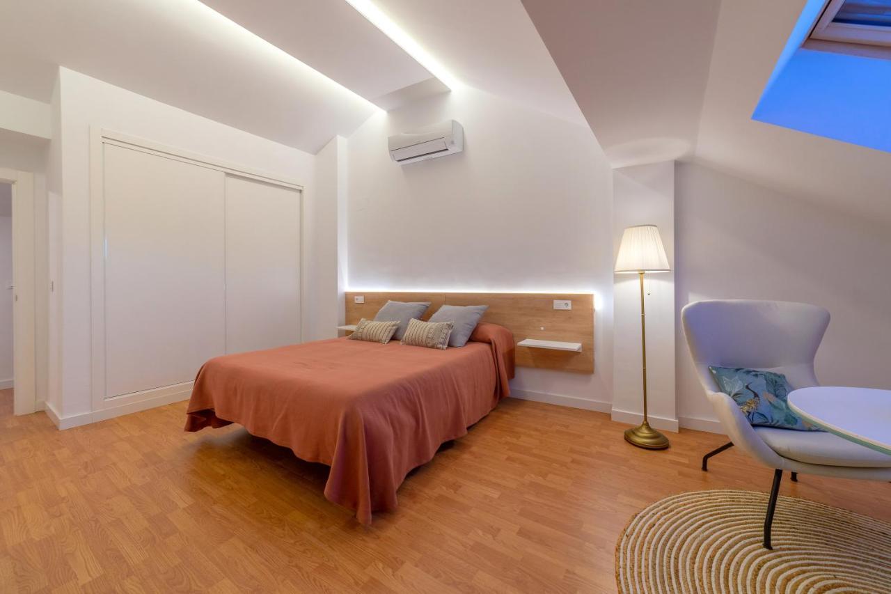 Apartamentos Turisticos Torres De Santiago Úbeda Extérieur photo